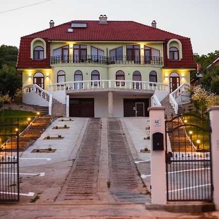 Rya Residence Oradea Exteriér fotografie